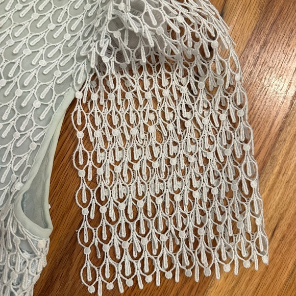 ✨ Club Monaco Lace Overlay Puff Sleeve Blouse - Size XS ✨ - Picture 3 of 11